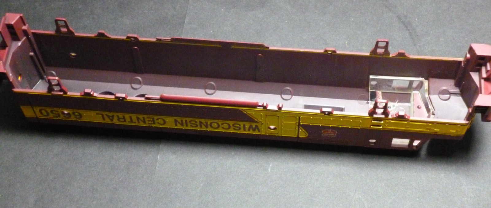 Ho Athearn Diesel locomotive shell F45 Wisconsin Central