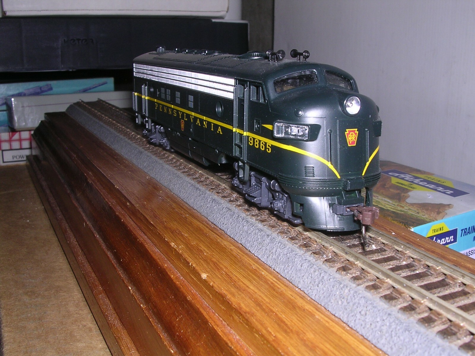 ATLAS #8310 Pennsylvania EMD FP-7A Diesel Loco #9865 “H.O.Scale” 1/87