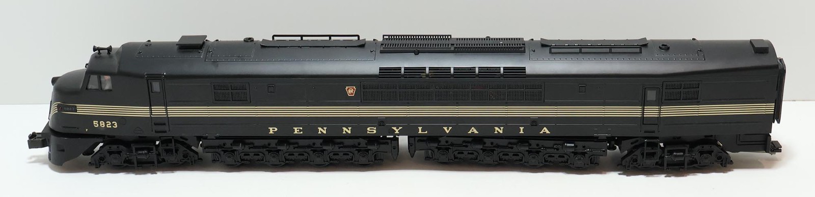 MTH O-Scale Pennsylvania Centipede A-A Diesel Set 3-Rail w/ Proto 20-2200-1