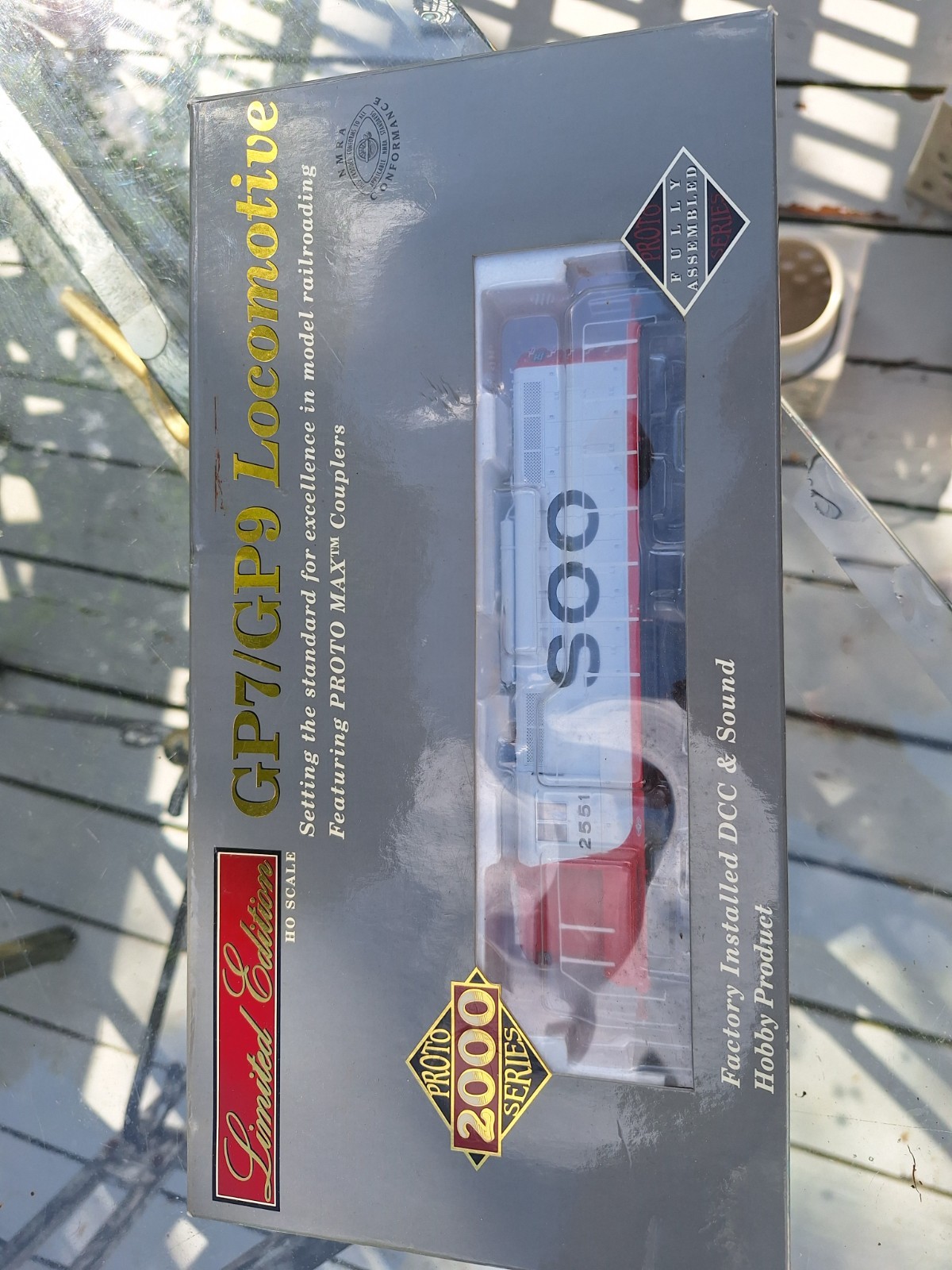 PROTO 2000 Diesel EMD GP9 Phase I Powered w/Sound & DCC (QSI) — Soo Line #2551
