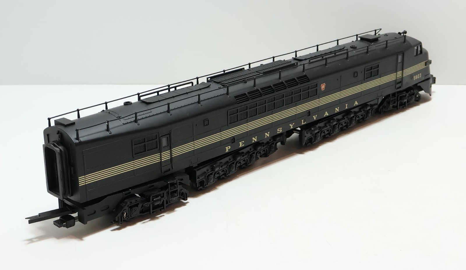 MTH O-Scale Pennsylvania Centipede A-A Diesel Set 3-Rail w/ Proto 20-2200-1