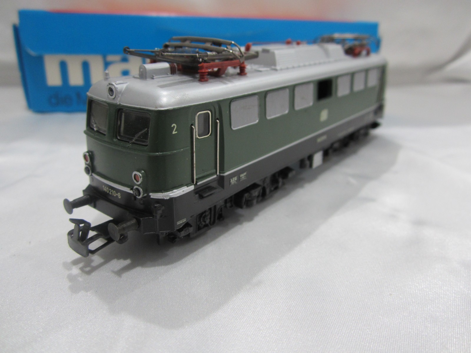 Marklin 3040 HO DB Electric Locomotive, 3 Rail AC (Analogue)