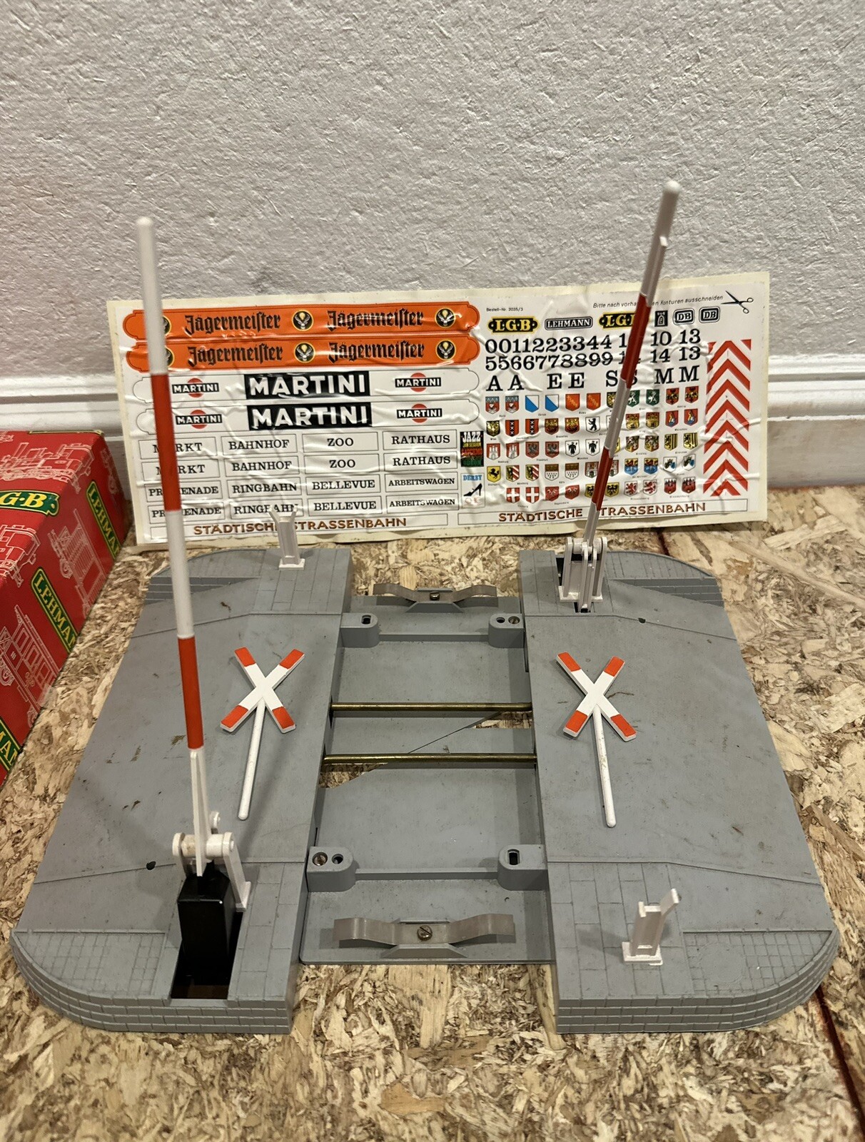 LEHMANN LGB G 5065 OPERATING CROSSING GATE PLATFORM INCOMPLETE – ORIGINAL BOX