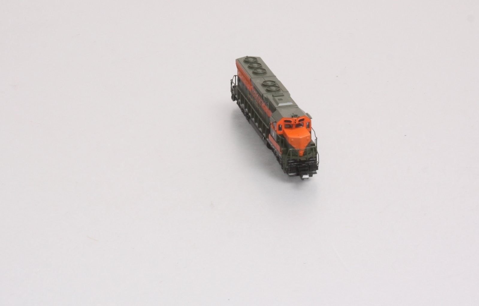 Spectrum 82752 N Great Northern “Hustle Muscle” GE EMD SD-45 Diesel Loco #400 LN