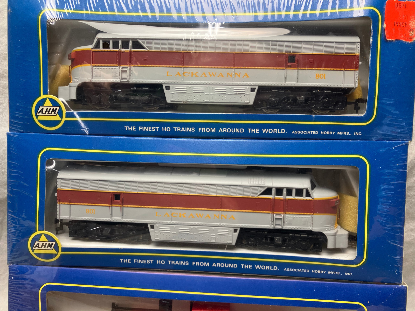 Sealed 3-pac, AHM loco, dummy and caboose. Lacawanna