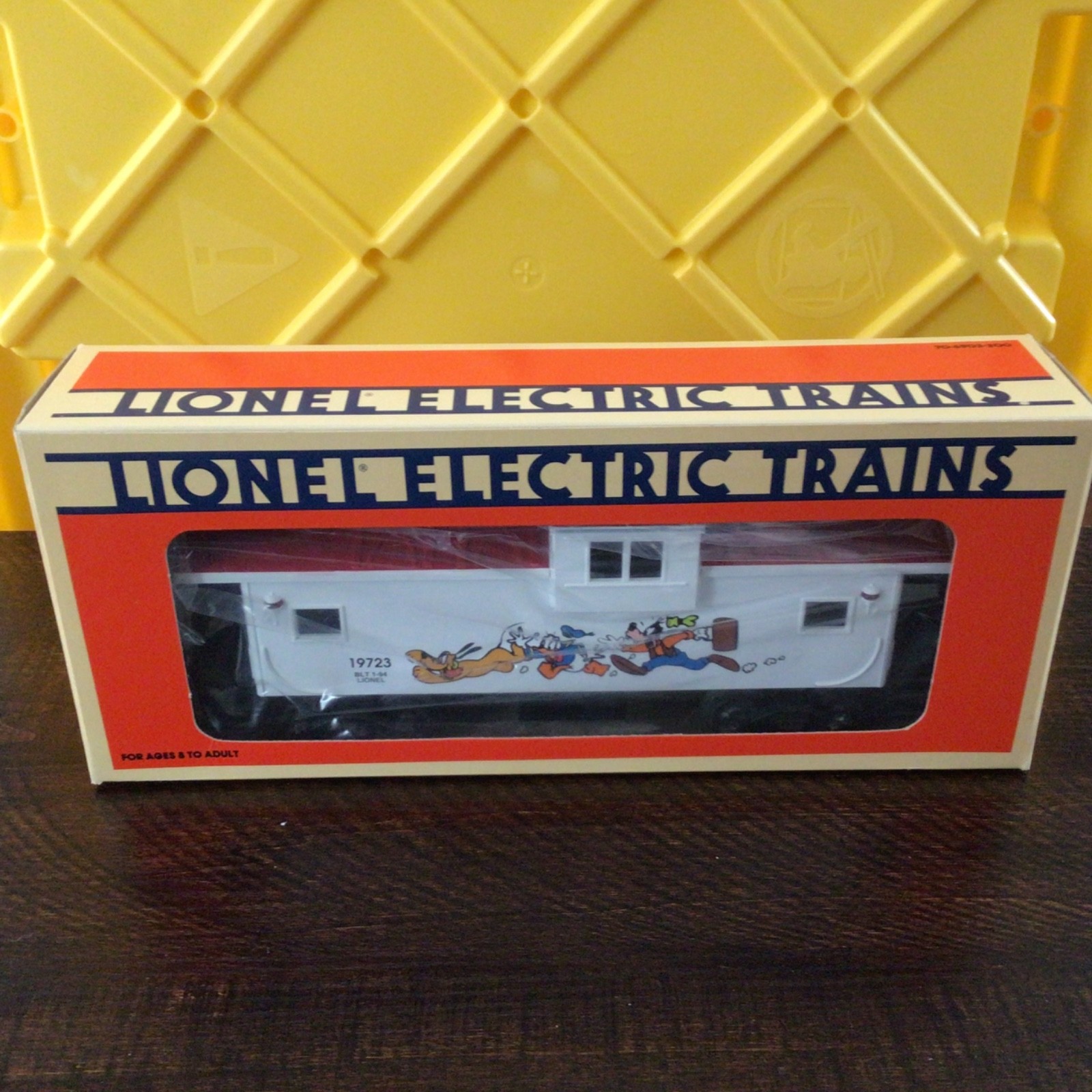 LIONEL DISNEY 1991-1996 MICKEY MOUSE EXPRESS 10 PIECE O/027-GAUGE TRAIN SET C-8