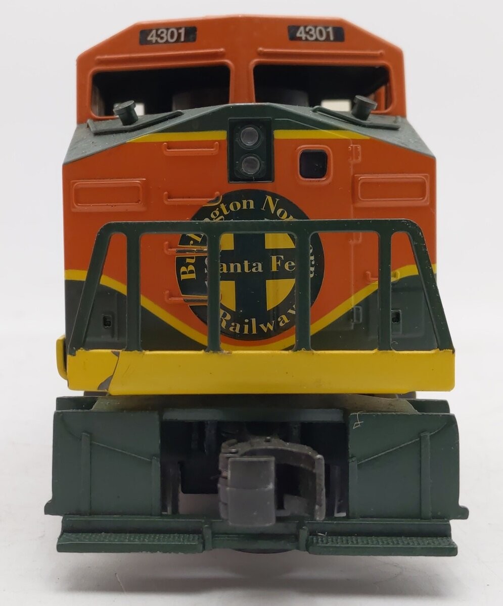Williams DA9-01 O Gauge BNSF Dash 9 Powered Diesel Locomotive #4301 EX/Box