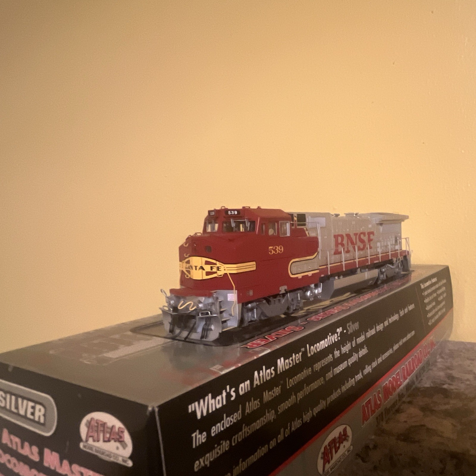 Atlas HO Scale BNSF Railway Diesel Locomotive #539 DCC Ready