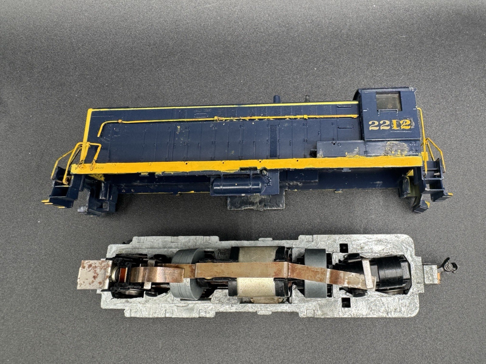 Athearn HO S-12 ATSF/Santa Fe #2200 PWR Diesel Locomotive Pair Tested Custom