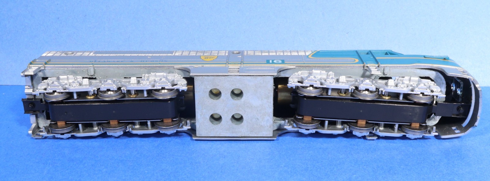 Athearn HO Gauge Delaware & Hudson PA-1 Diesel Engines – Powered #16 / Dummy #19