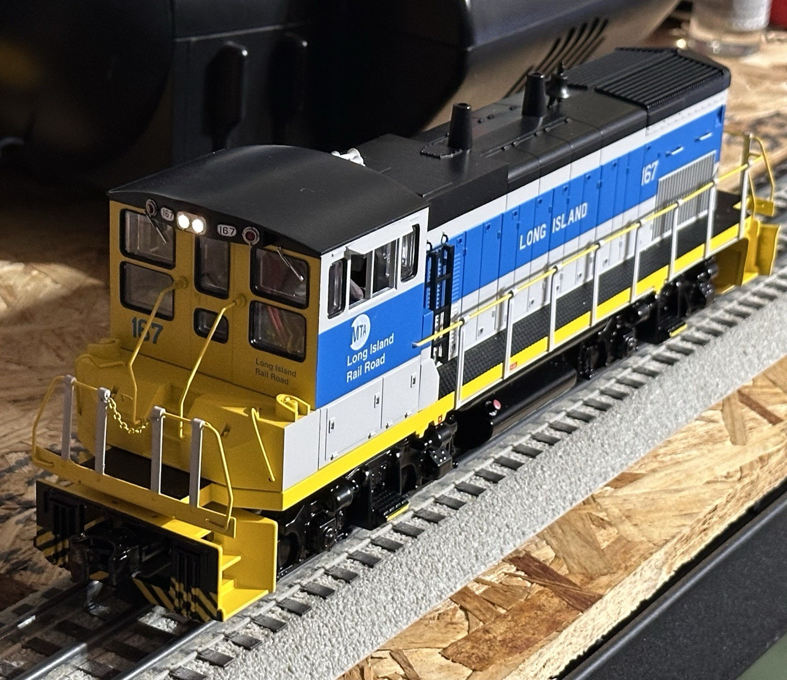 MTH RailKing 30-20962-1 Long Island Railroad MP15AC w/ Custom Marker Lights!