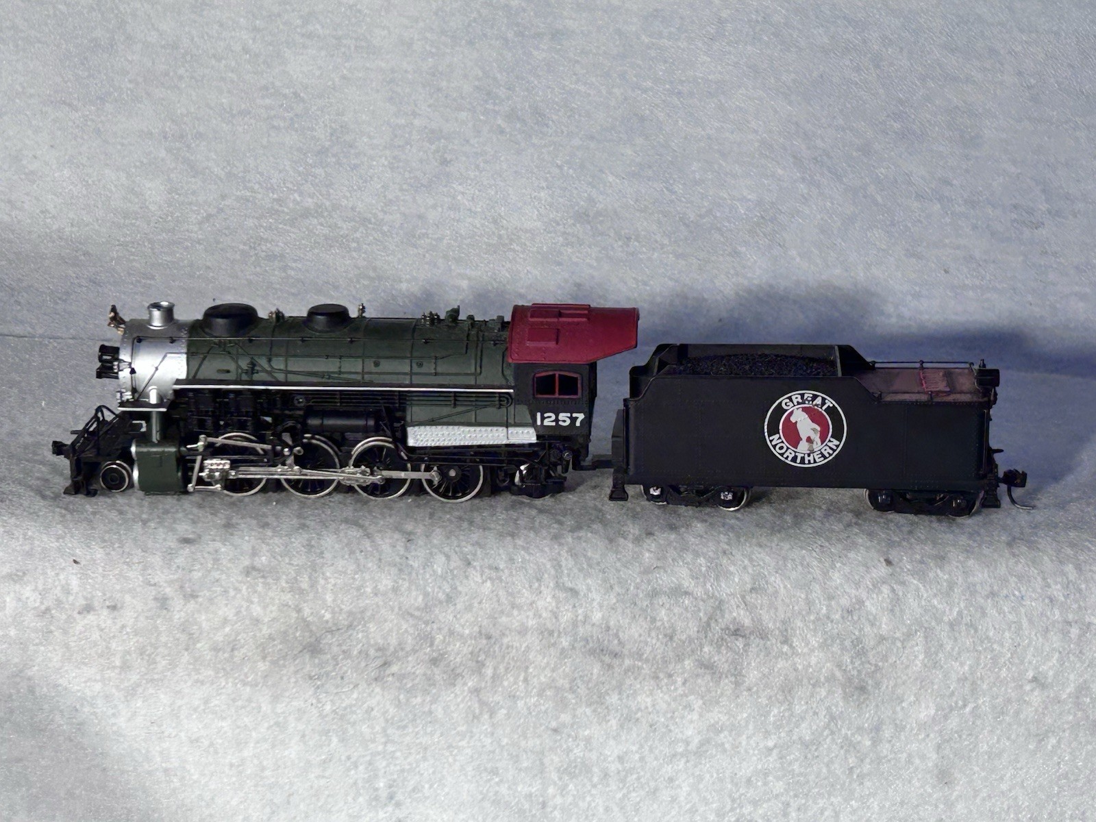 Beautiful Bachman Great Northern RR 2-8-2 Mikado Loco/Smoke HO