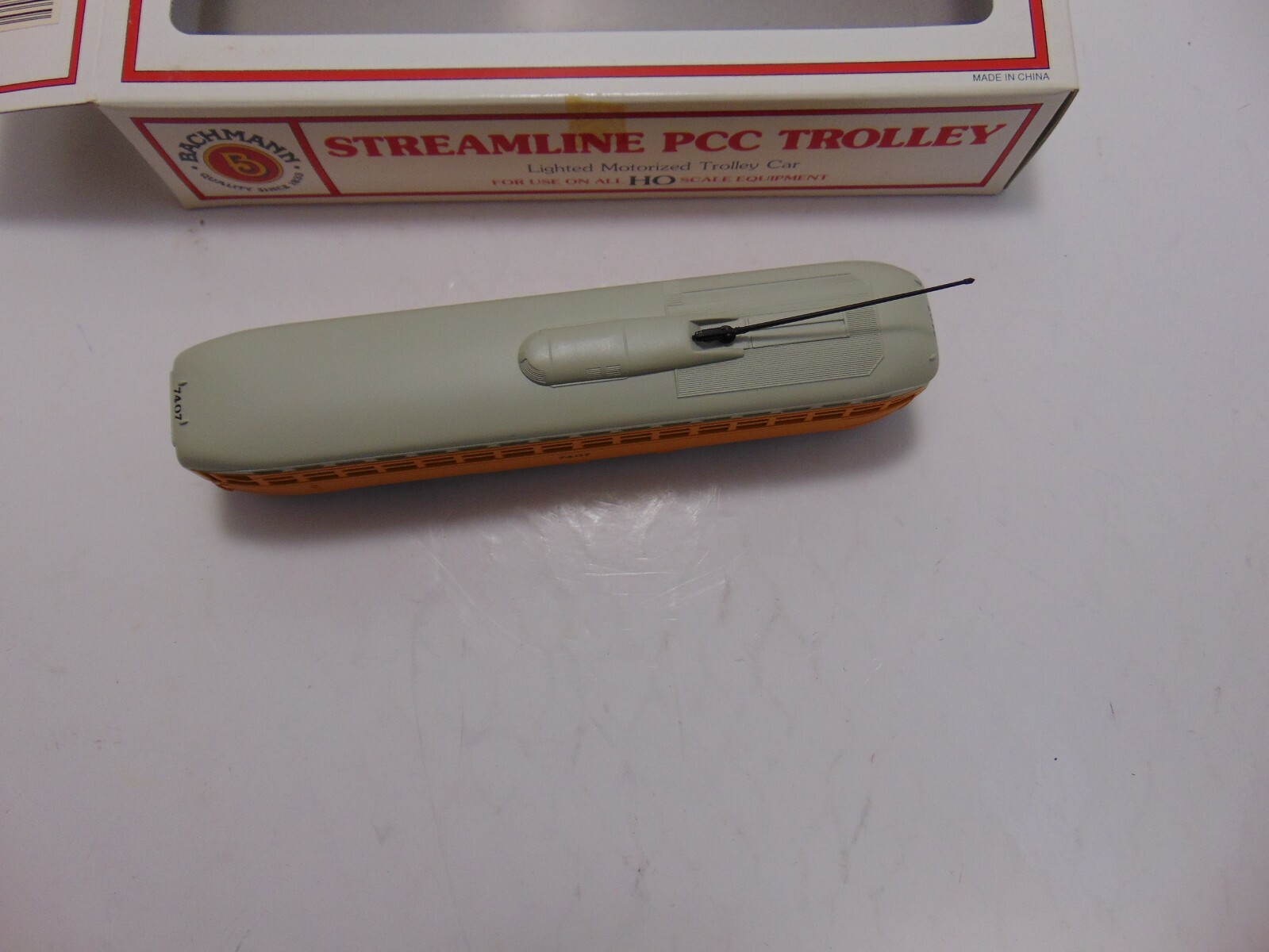NEW BACHMANN HO PCC TROLLEY TRANSIT ITEM# 62946 TRAIN LAYOUT