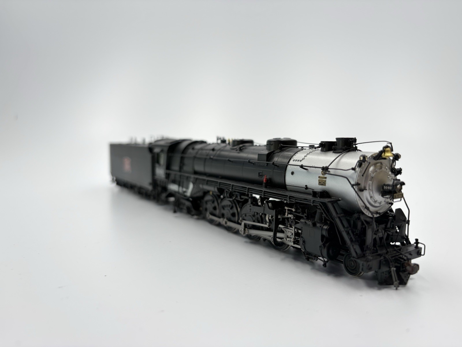 HO Scale Division Point CRI&P Rock Island R-67 4-8-4 Steam Locomotive
