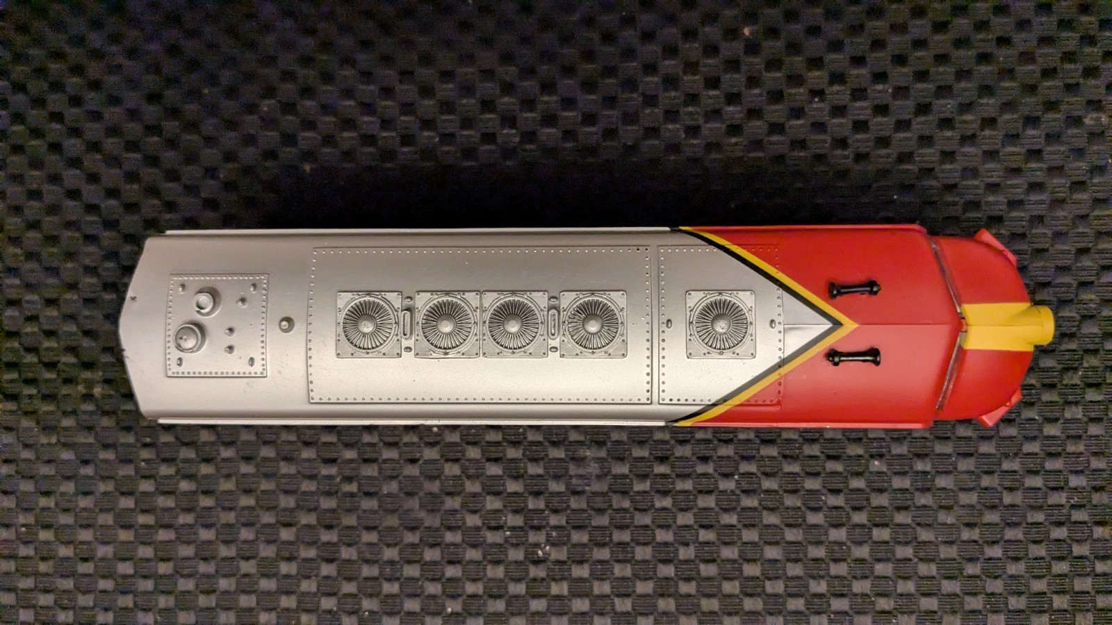 Life-Like HO F7 A Locomotive Santa Fe, LN, Runs real fast, pulls good too.