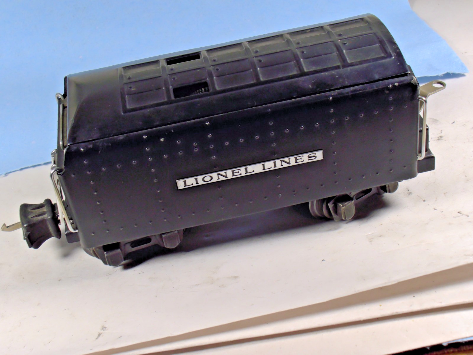 Lionel Original Vintage 2225w O gauge prewar whistle tender, works