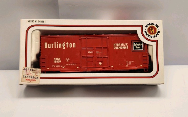 BACHMANN HO 76036 41′ HI-CUBE SMOOTH SIDE BOX CAR BURLINGTON C&Q 19920 NOS C43