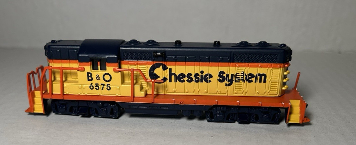 Lionel Big Rugged Trains Classic Series 1 Chessie System GP9 – In Box