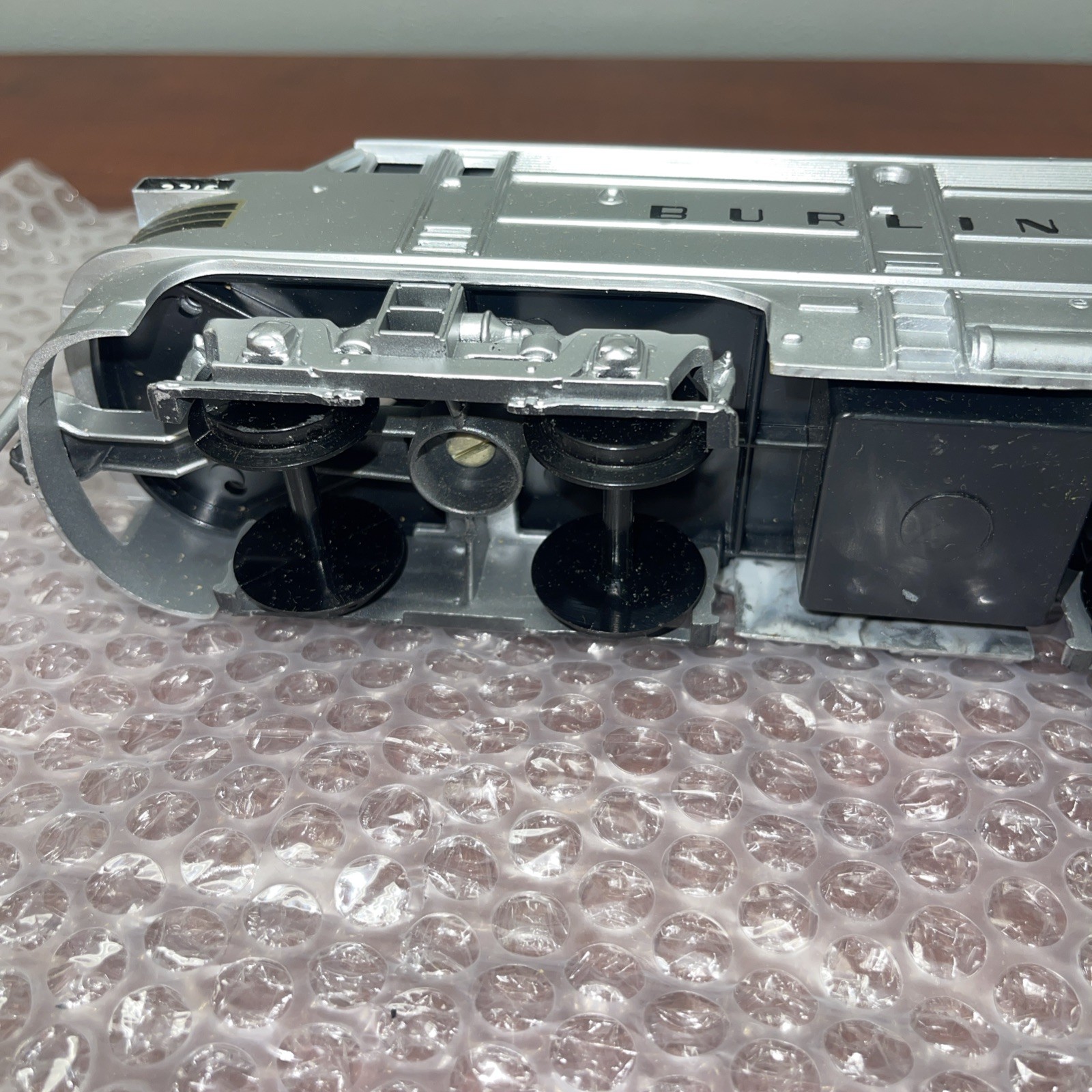 KMT Kusan Auburn Train 2716 ALCO DIESEL LOCOMOTIVE BURLINGTON SHELL No Motor