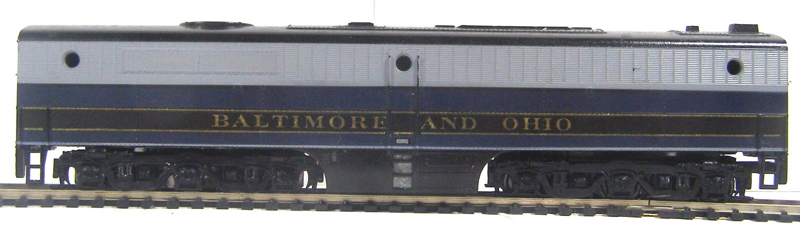 Unknown Model RR HO Scale EMDF7B Baltimore & Ohio Engine Damaged/No Power VXZ