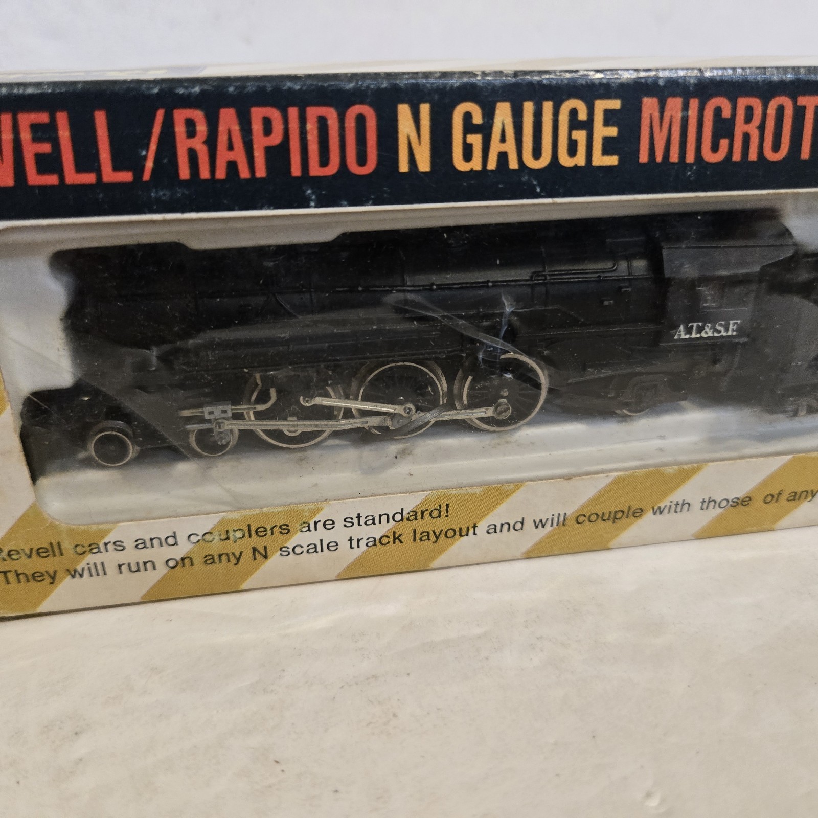 Revell Rapido N Scale Santa Fe 4-6-2 Pacific w/ Tender. Runs. West Germany