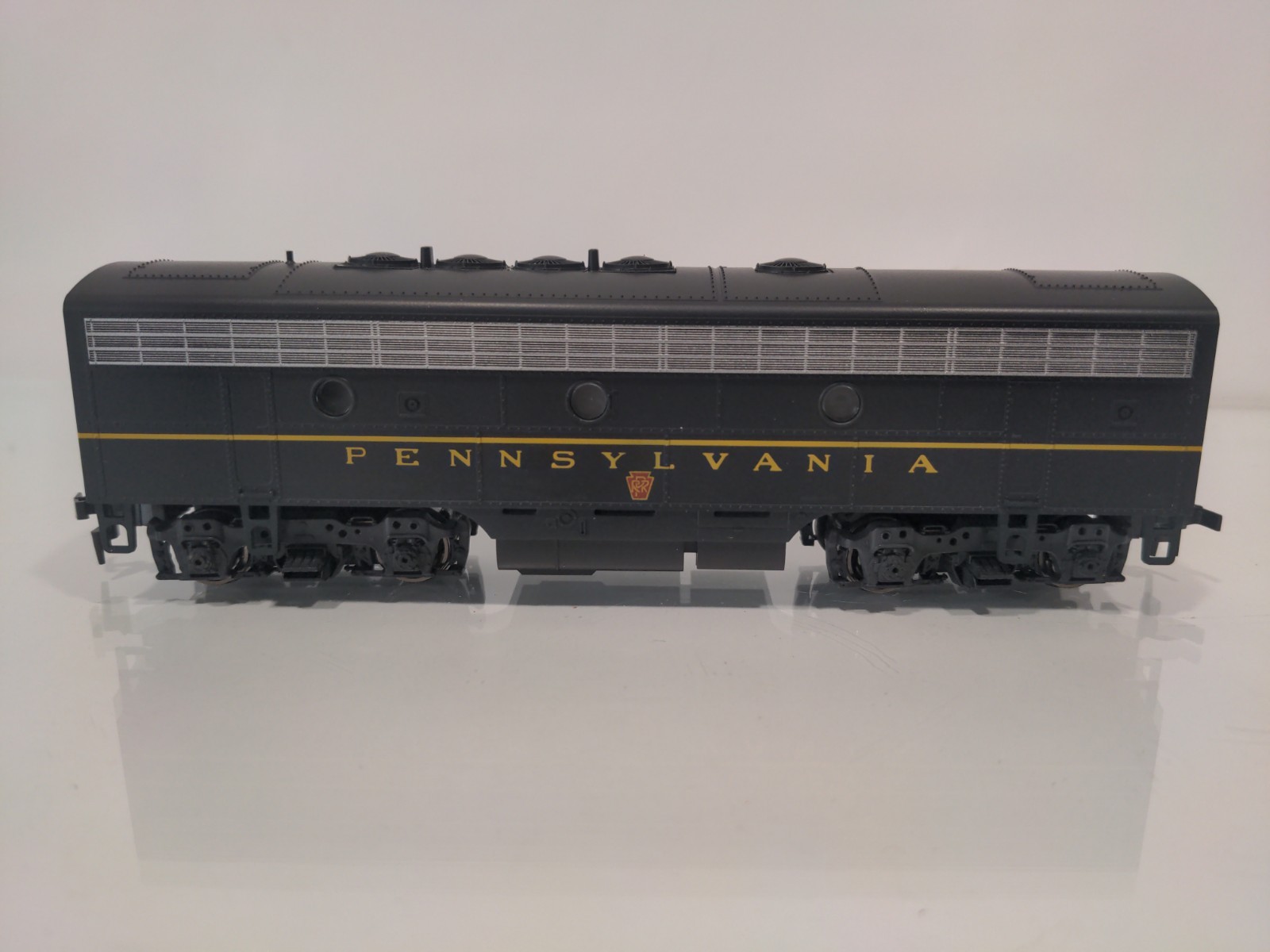 HO Pennsylvania PRR F7A-B-A 3 Unit Set Stewart Hobbies 9120-1 Kato Drives LN