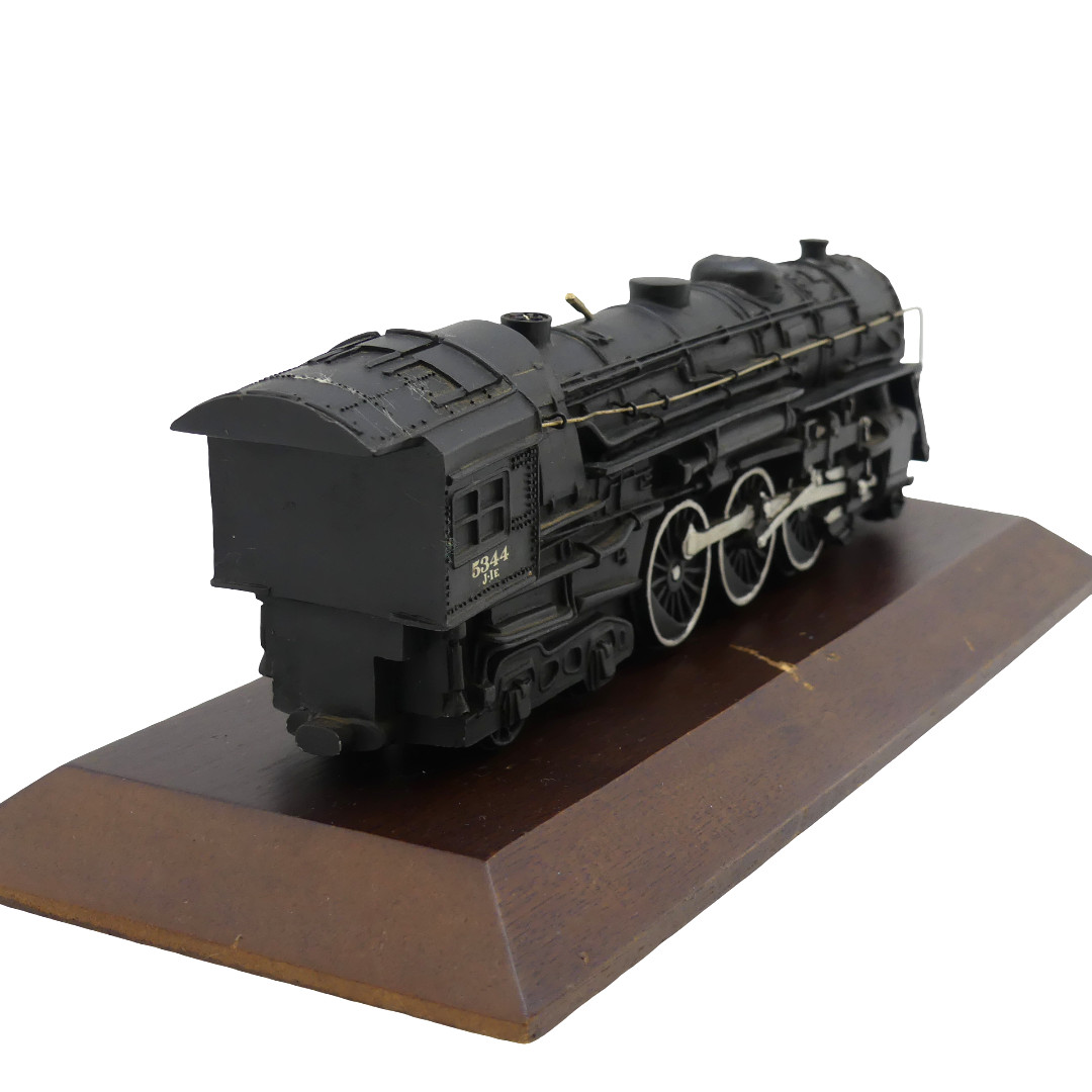 Lionel 1937 700 E Scale Hudson 5344 J-IE locomotive Train Model with Base