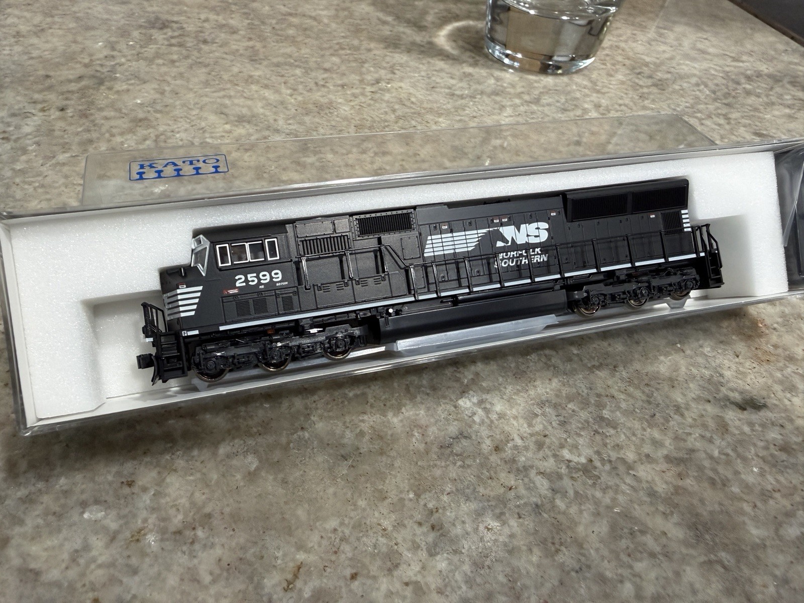 KATO N-Scale #176-7502 EMD SD70M NS NORFOLK SOUTHERN #2599 – Horse Head – RARE