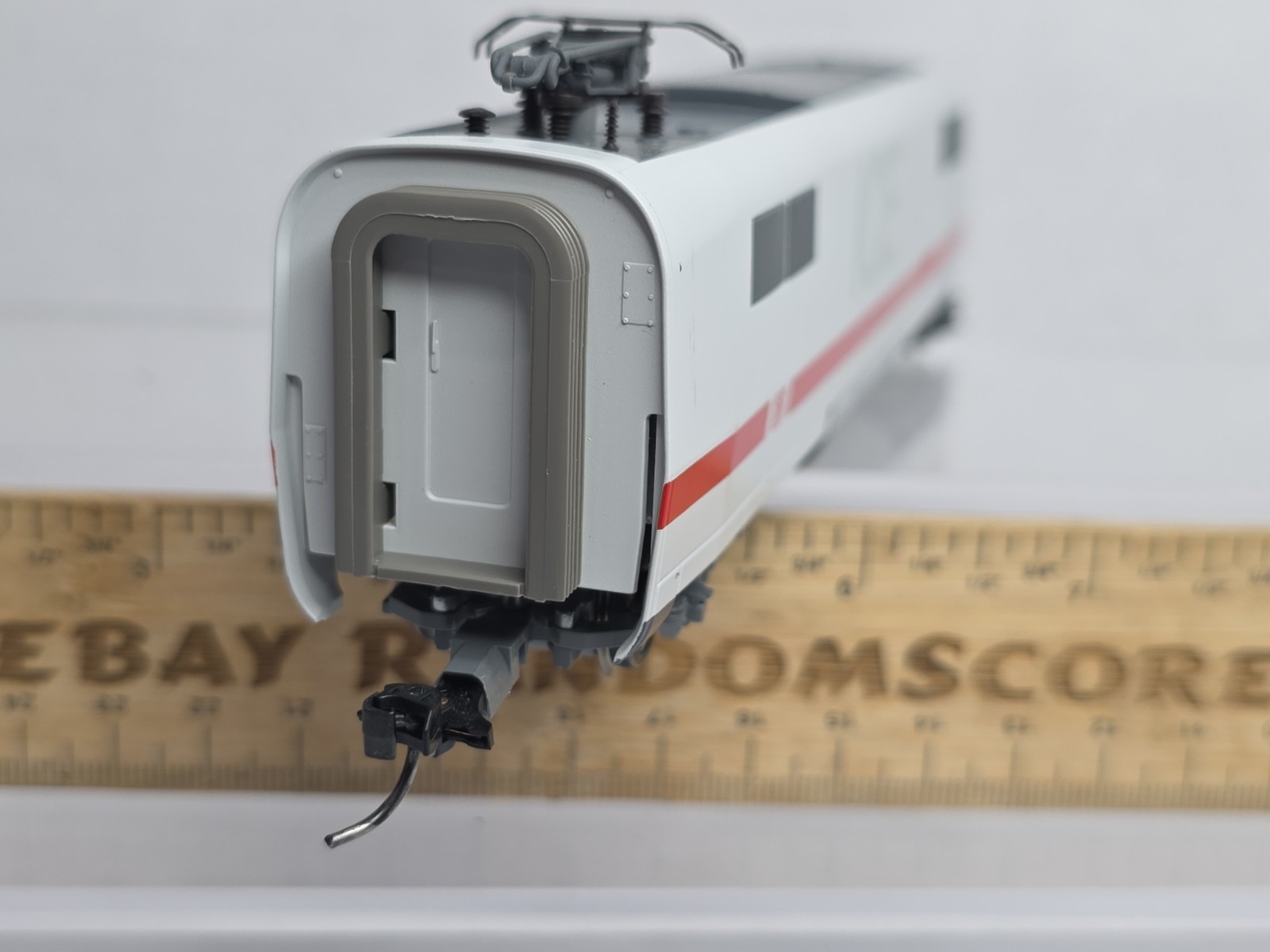 Roco HO Scale Powered 401012-0 DB ICE High Speed Bullet Train Runs Well