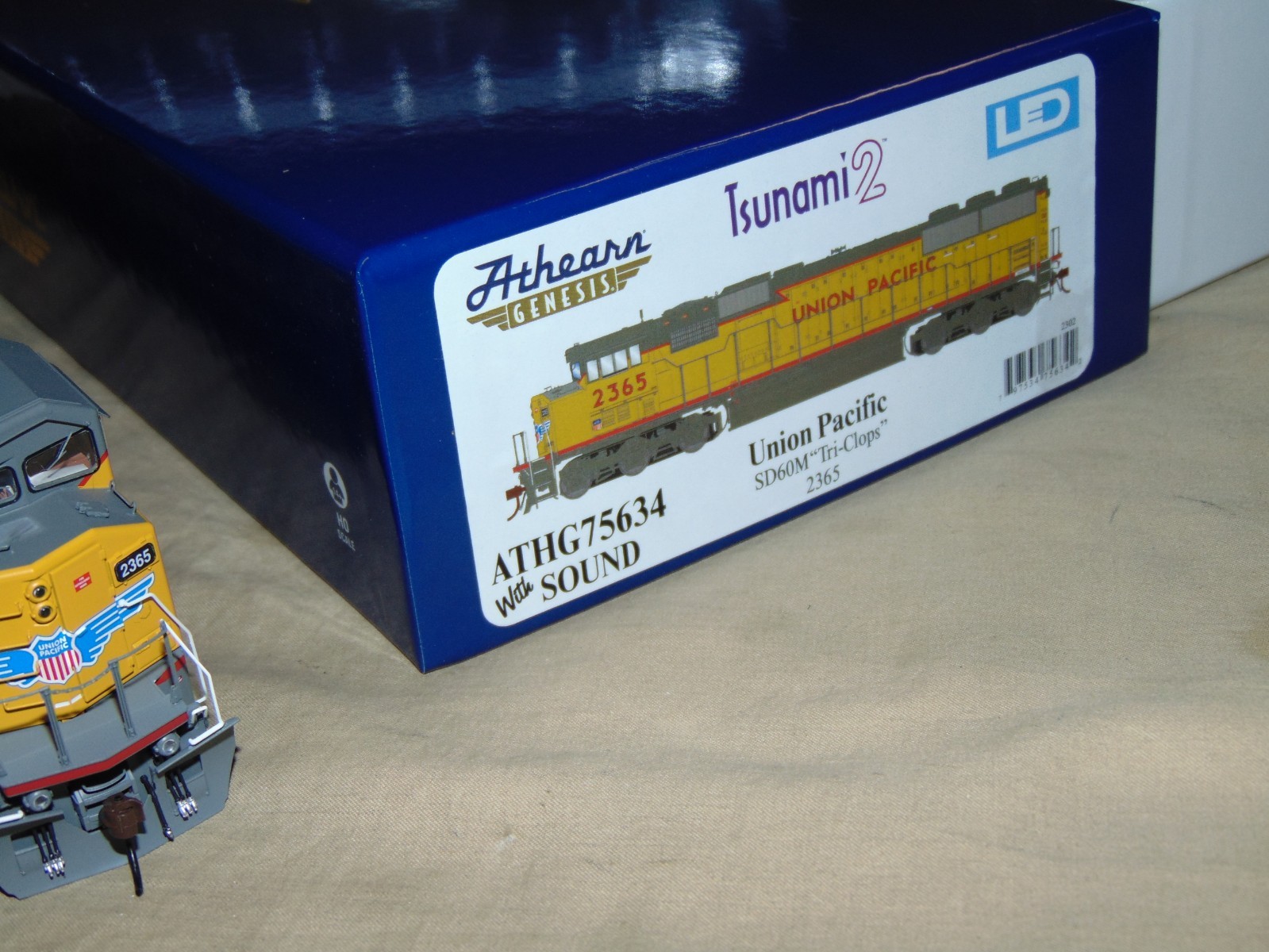 ATHEARN GENESIS HO 75634 UNION PACIFIC SD60M TRI CLOPS + DCC & SOUND -BRAND NEW