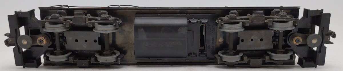 Lionel 6-8560 O Chesapeake and Ohio U36B Non-Powered Diesel Locomotive #8560/Box