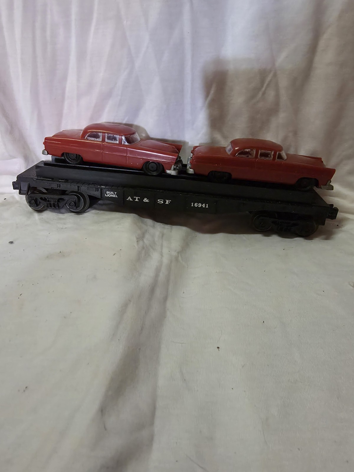 Lionel Train Cars Set 8644 with transformer and extra roof part