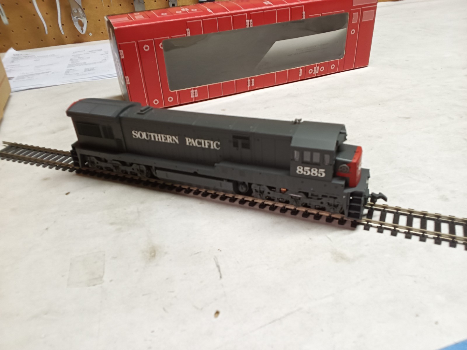 C-8 Atlas DC HO scale U33C SP #8526 road #8585 NOS diesel engine locomotive #27
