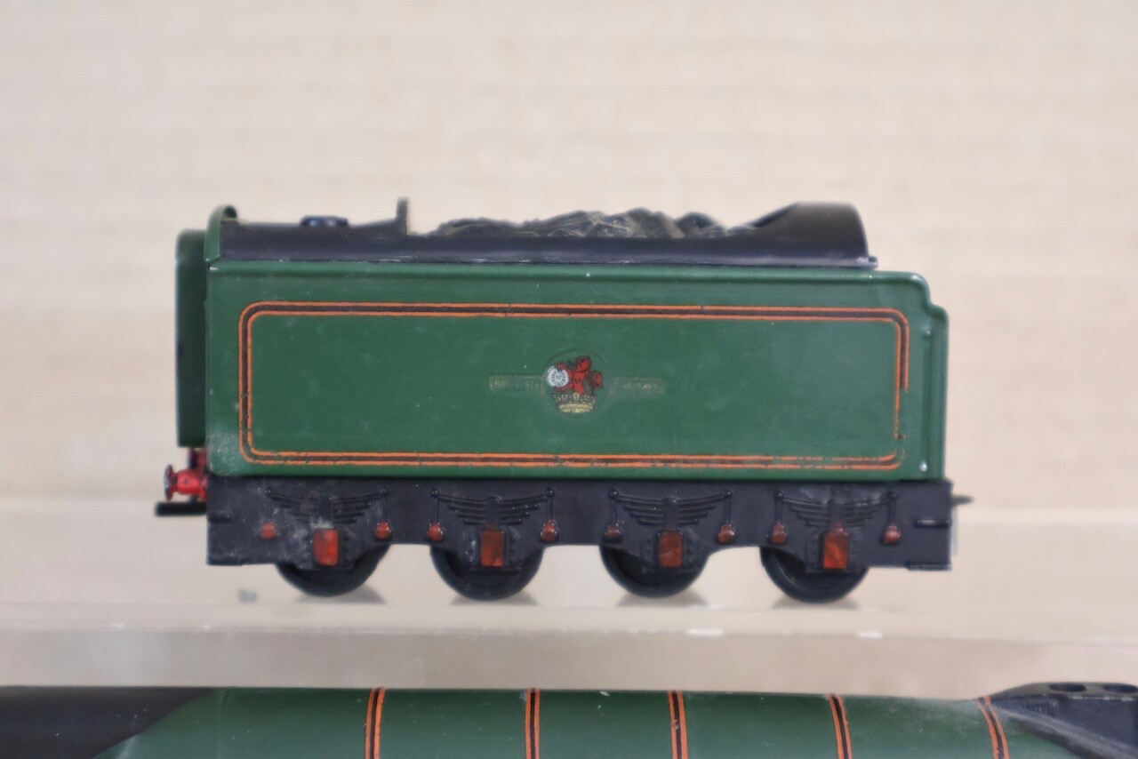 HORNBY DUBLO L11 2 RAIL BR 4-6-2 CLASS A4 LOCOMOTIVE 60022 MALLARD ol