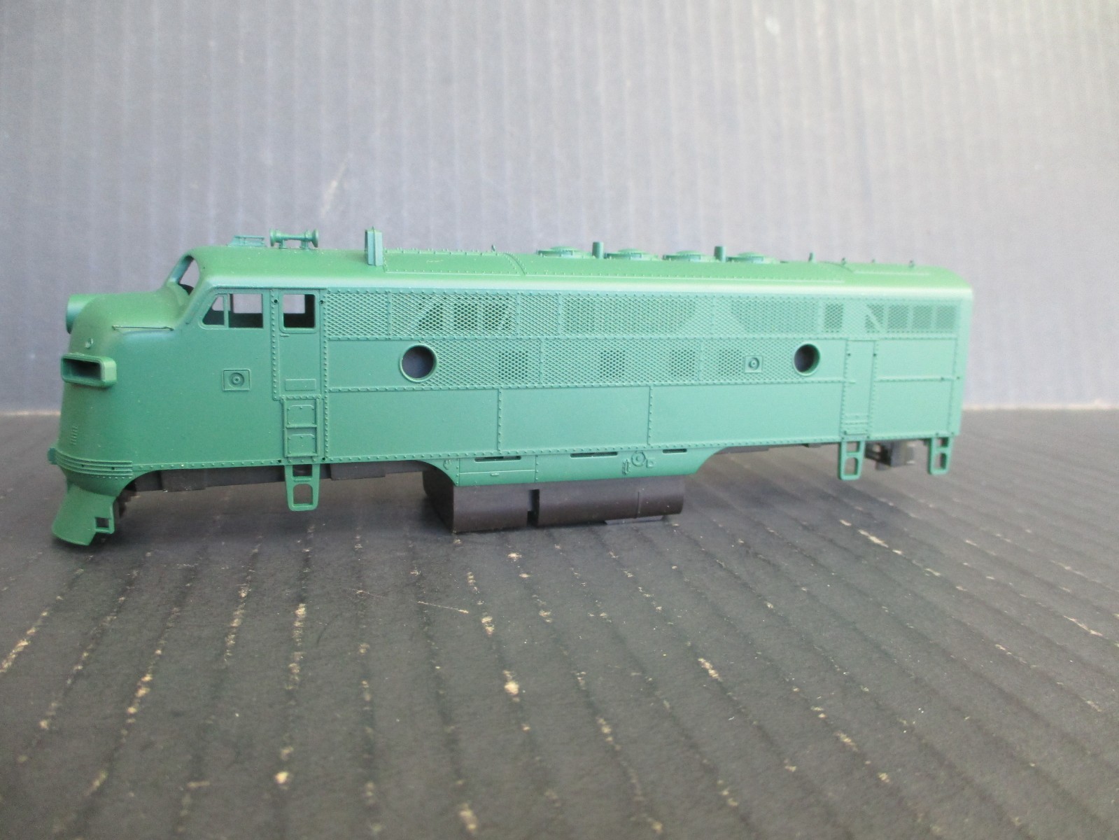 Stewart Undecorated F3A Phase II Body Chassis Frame Painted HO Scale No Drive