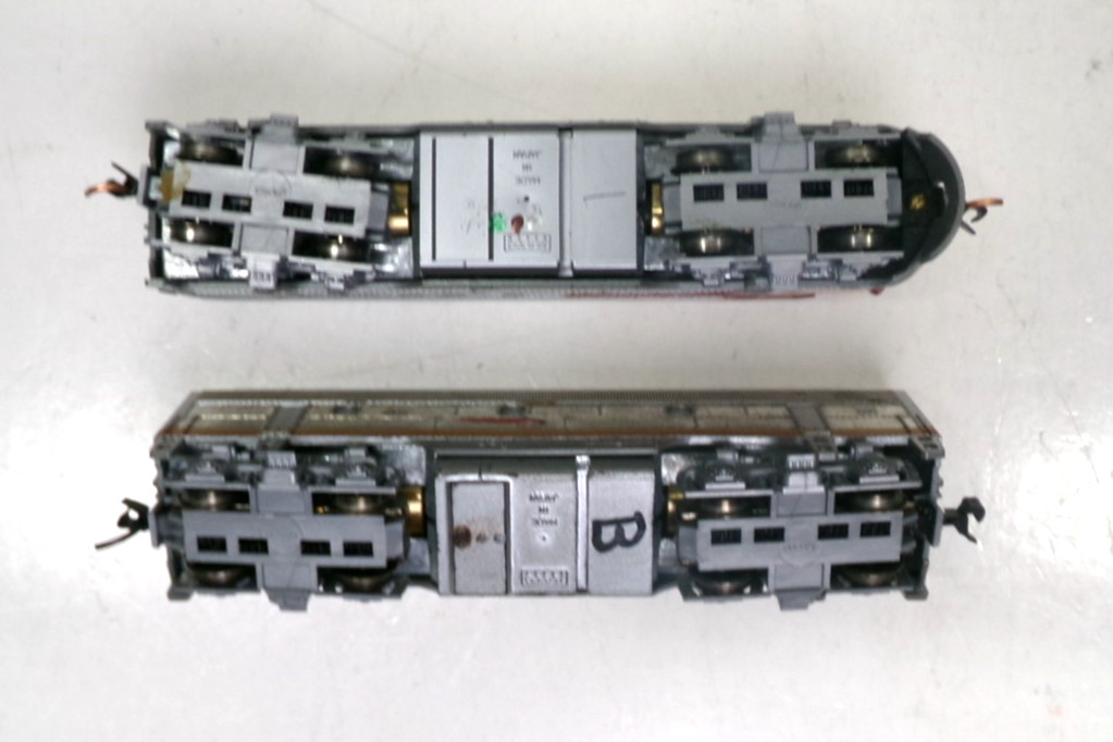 N scale Kato ATSF F3 A+B diesel engine set in orig box (lot N 182)