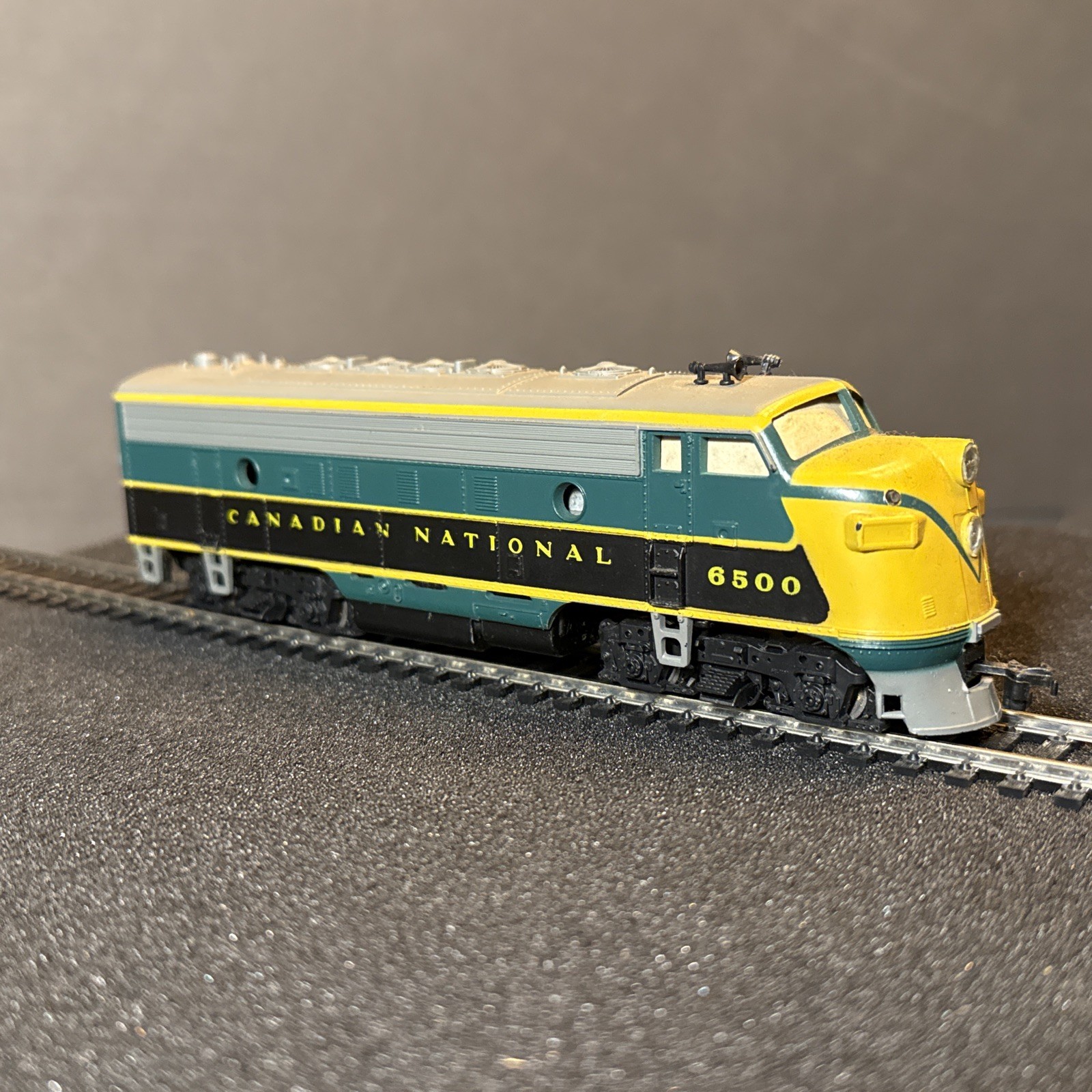 Athearn HO-Scale Canadian National 3225/3026 F7A/F7B/F7A Set