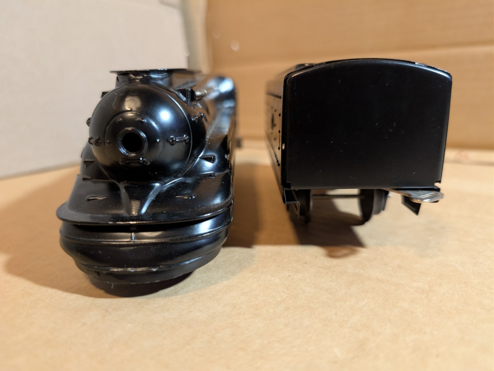Lionel 1588 Clockwork Torpedo Locomotive with Tender – Possible Repaint Runs