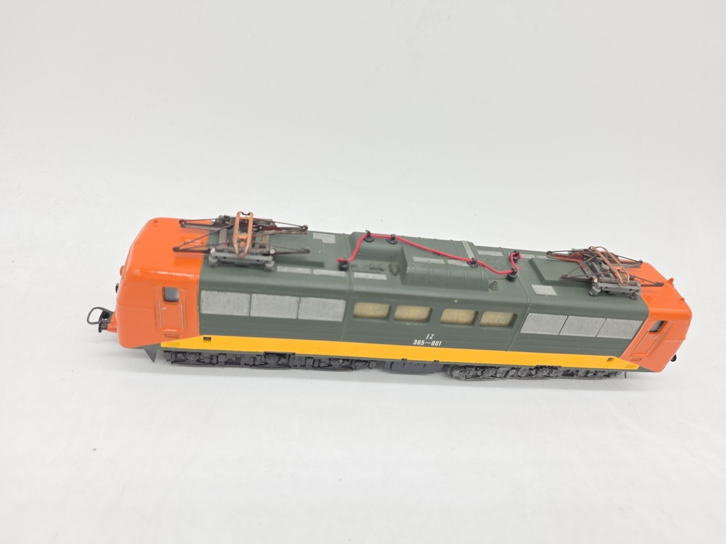 Electric Locomotive JZ 365-001 Dark Gray Livery Yellow Stripes Orange Cabins