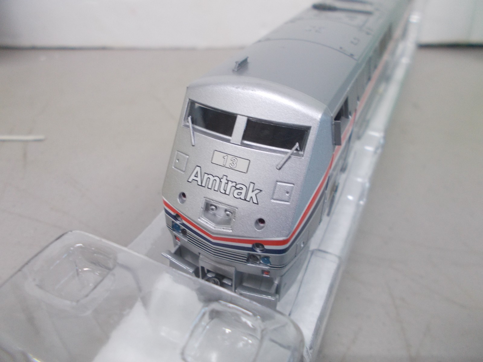 ATHEARN # 91573 ~ AMTRAK P-42 LOCOMOTIVE # 13~DCC PLUG ~HO SCALE