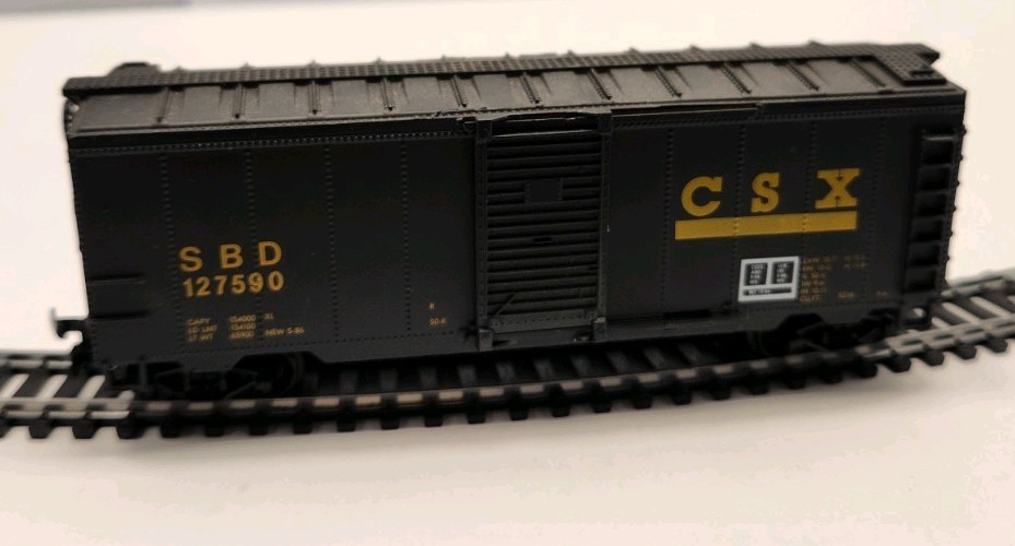 Life Like HO 8479 40 SD BOX CAR CSX 127590 UNUSED B99