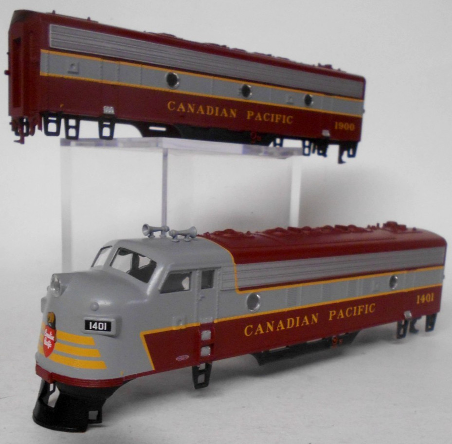 ATHEARN Roundhouse HO Scale F-7-A /B Set Shells with Glass CANADIAN PACIFIC