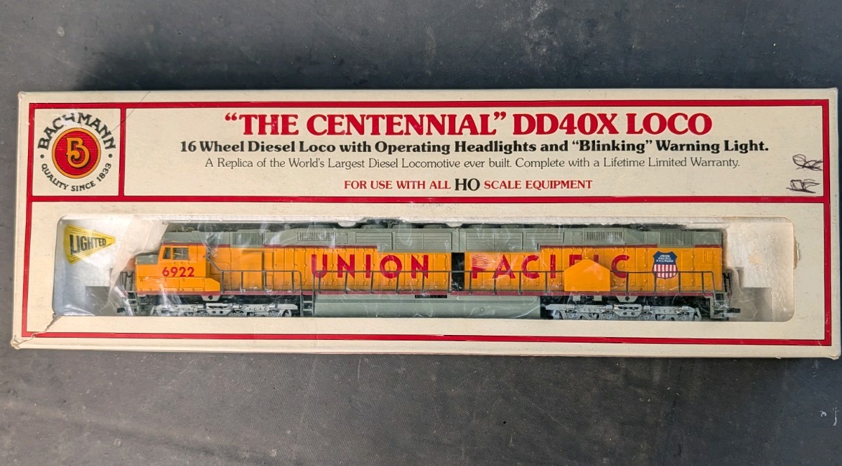 Bachmann the Centennial DD40X Loco 16-Wheel Union Pacific HO Scale Engine