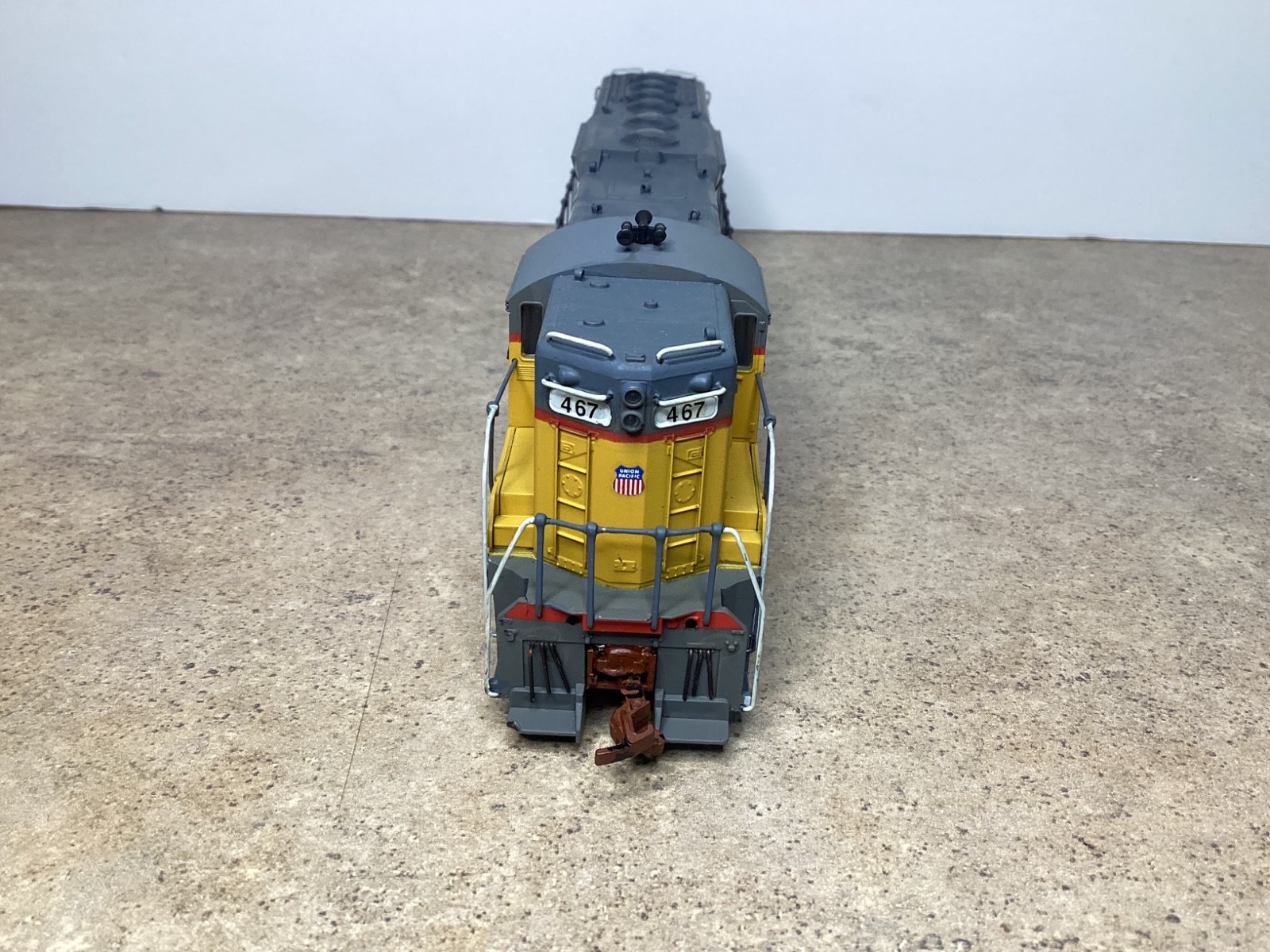 Athearn UP SD9 Powered HO DC Union Pacific