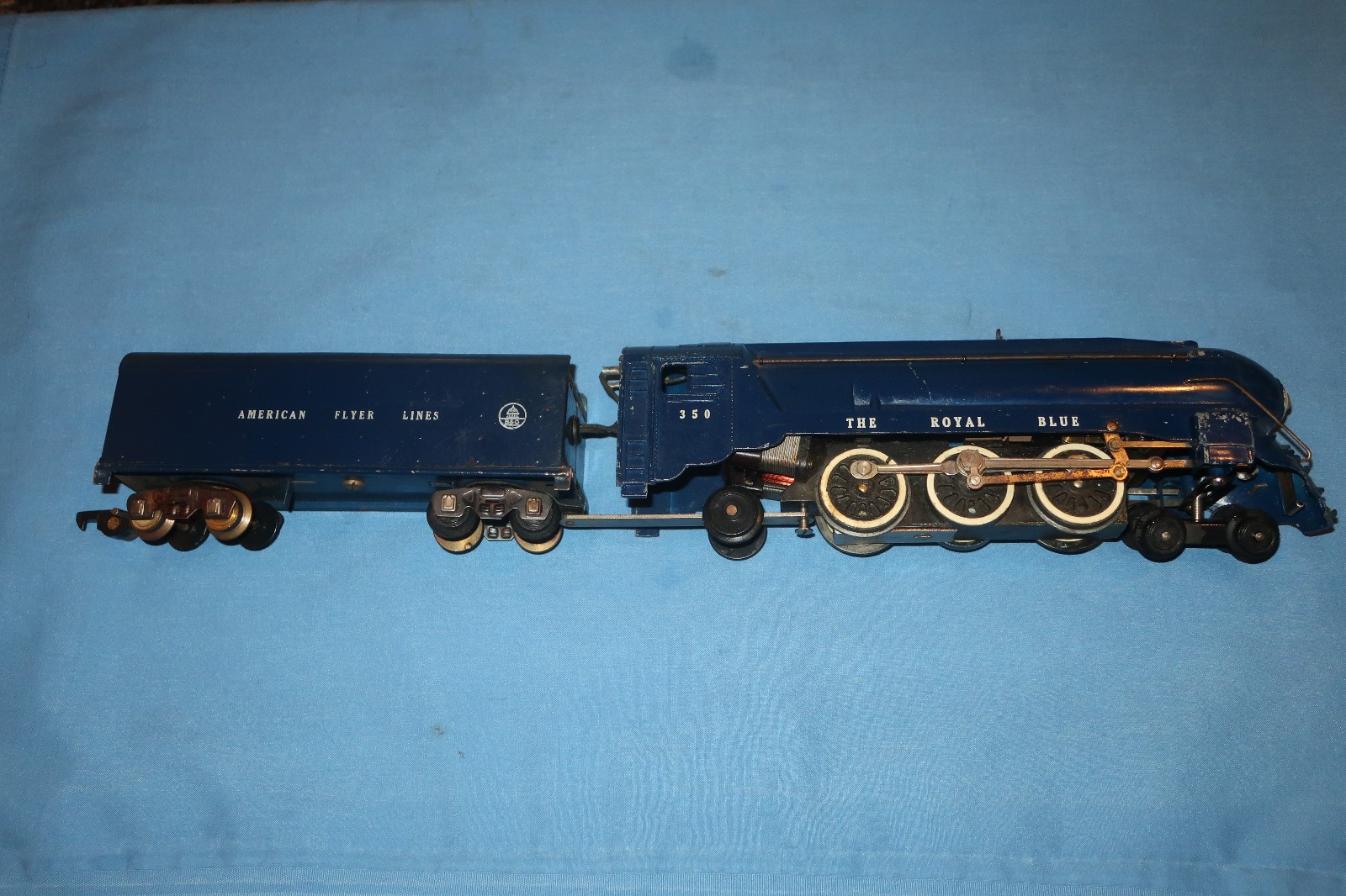 American Flyer #350 Royal Blue Steam Locomotive & Tender. Runs well