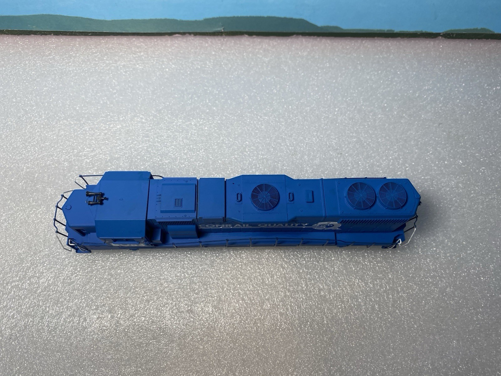 HO Athearn BB EMD GP38-2 Conrail Body Shell Only w/Handrails & Glass. CR**READ**