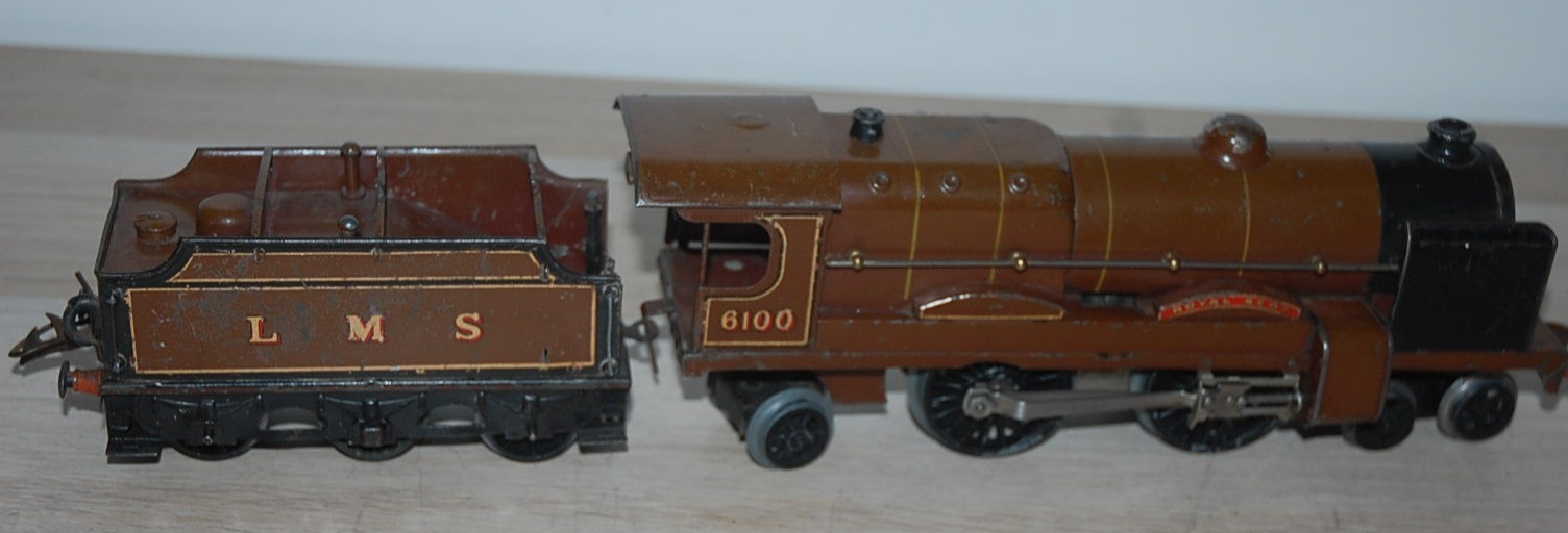 HORNBY O GAUGE CLOCKWORK ROYAL SCOT LOCOMOTIVE AND TENDER IN RED LMS LIVERY