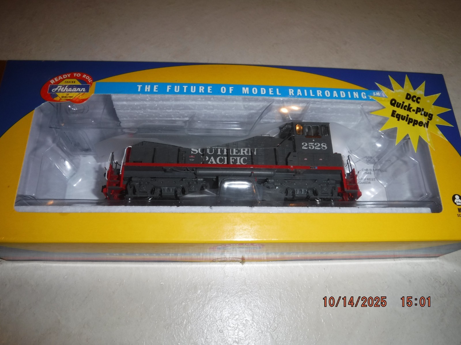 ATHEARN HO SOUTHERN PACIFIC SW1500 SWITCHER LOCO #2528 DCC QUICK-PLUG EQUIPPED!