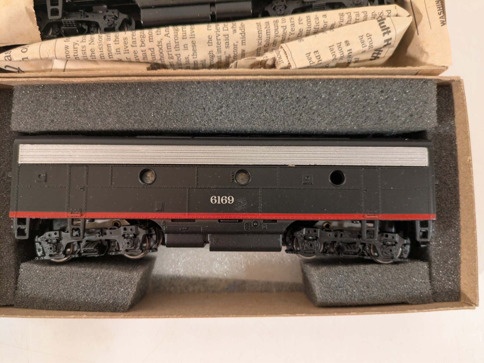 HO EMD F7A/F7B Set (Both Powered) Southern Pacific Blk Wdw DC NIB NOS #3141/3242