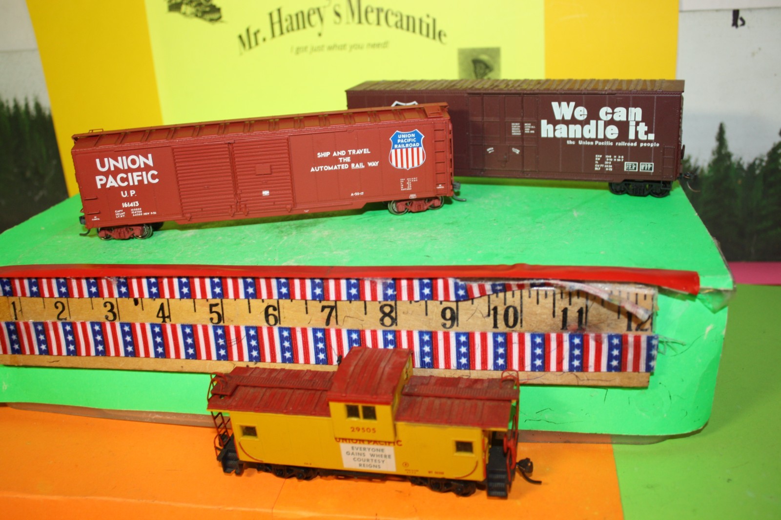 HO Bachmann Spectrum 21 Piece Train Set -see pictures and video